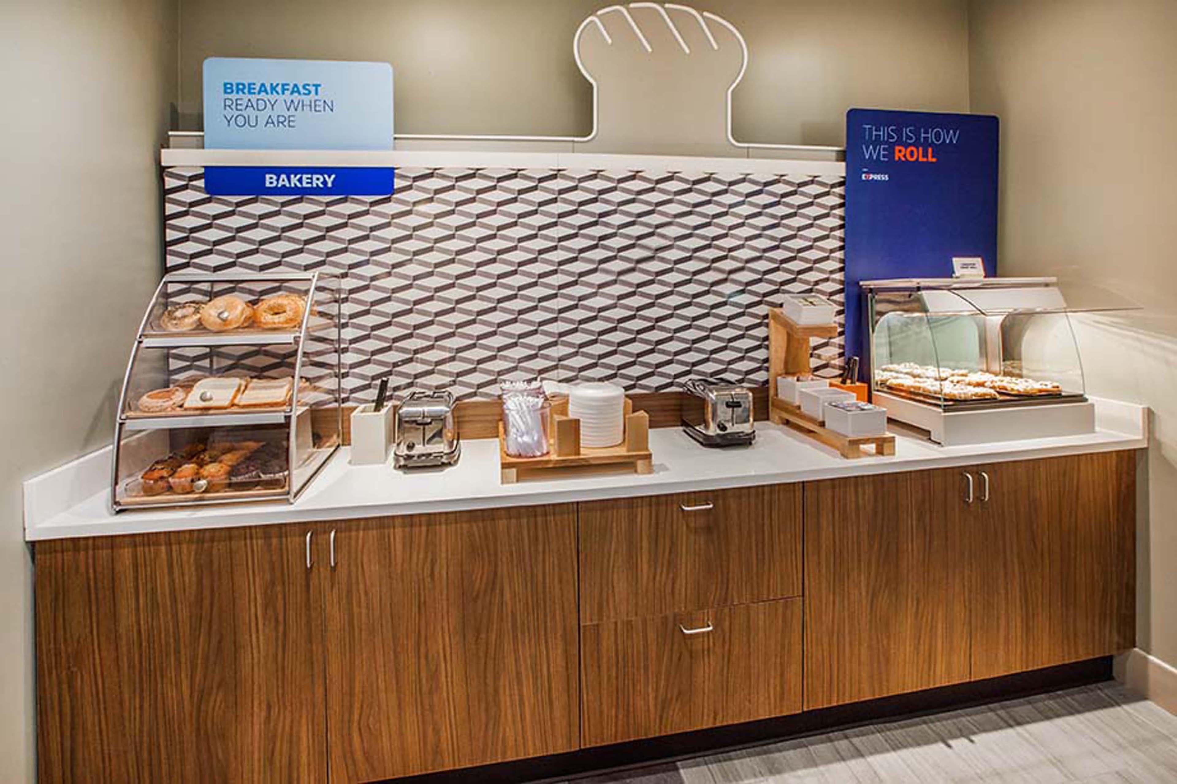 Holiday Inn Express Richmond-Brandermill-Hull Street By Ihg Buitenkant foto