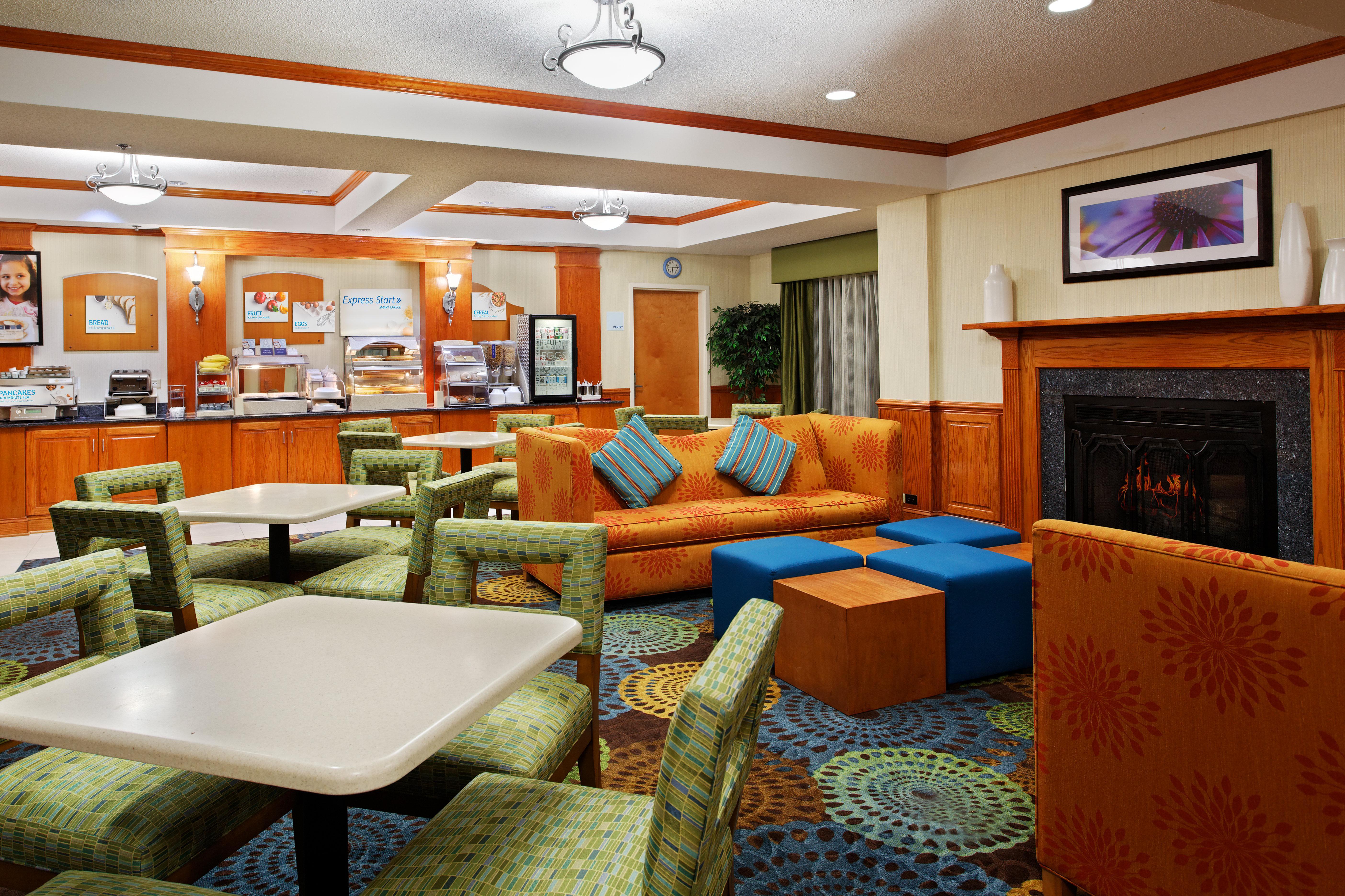 Holiday Inn Express Richmond-Brandermill-Hull Street By Ihg Buitenkant foto